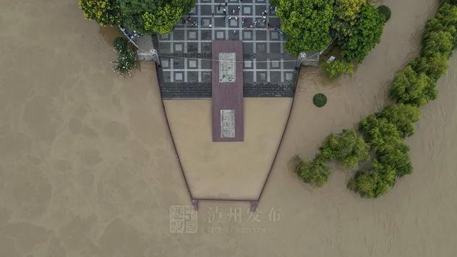 中共泸州市委书记刘强对防汛减灾工作作了紧急安排 应对两江洪峰过境泸州(图3) 中共泸州市委书记刘强对防汛减灾工作作了紧急安排 应对两江洪峰过境泸州(图3)