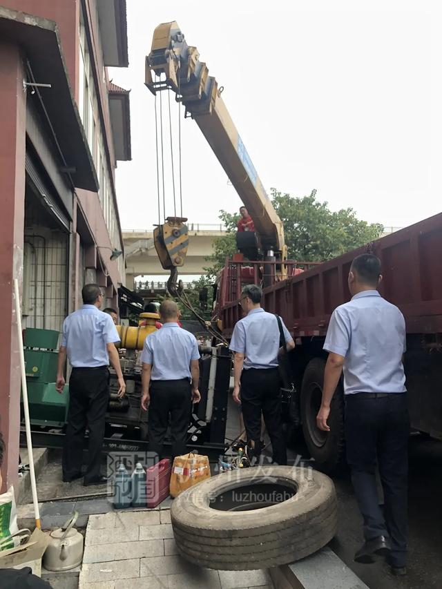 中共泸州市委书记刘强对防汛减灾工作作了紧急安排 应对两江洪峰过境泸州(图13) 中共泸州市委书记刘强对防汛减灾工作作了紧急安排 应对两江洪峰过境泸州(图13)
