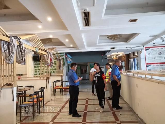 中共泸州市委书记刘强对防汛减灾工作作了紧急安排 应对两江洪峰过境泸州(图17) 中共泸州市委书记刘强对防汛减灾工作作了紧急安排 应对两江洪峰过境泸州(图17)