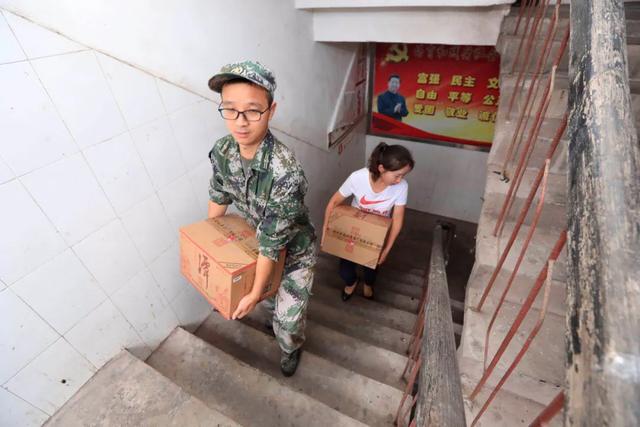 中共泸州市委书记刘强对防汛减灾工作作了紧急安排 应对两江洪峰过境泸州(图26) 中共泸州市委书记刘强对防汛减灾工作作了紧急安排 应对两江洪峰过境泸州(图26)